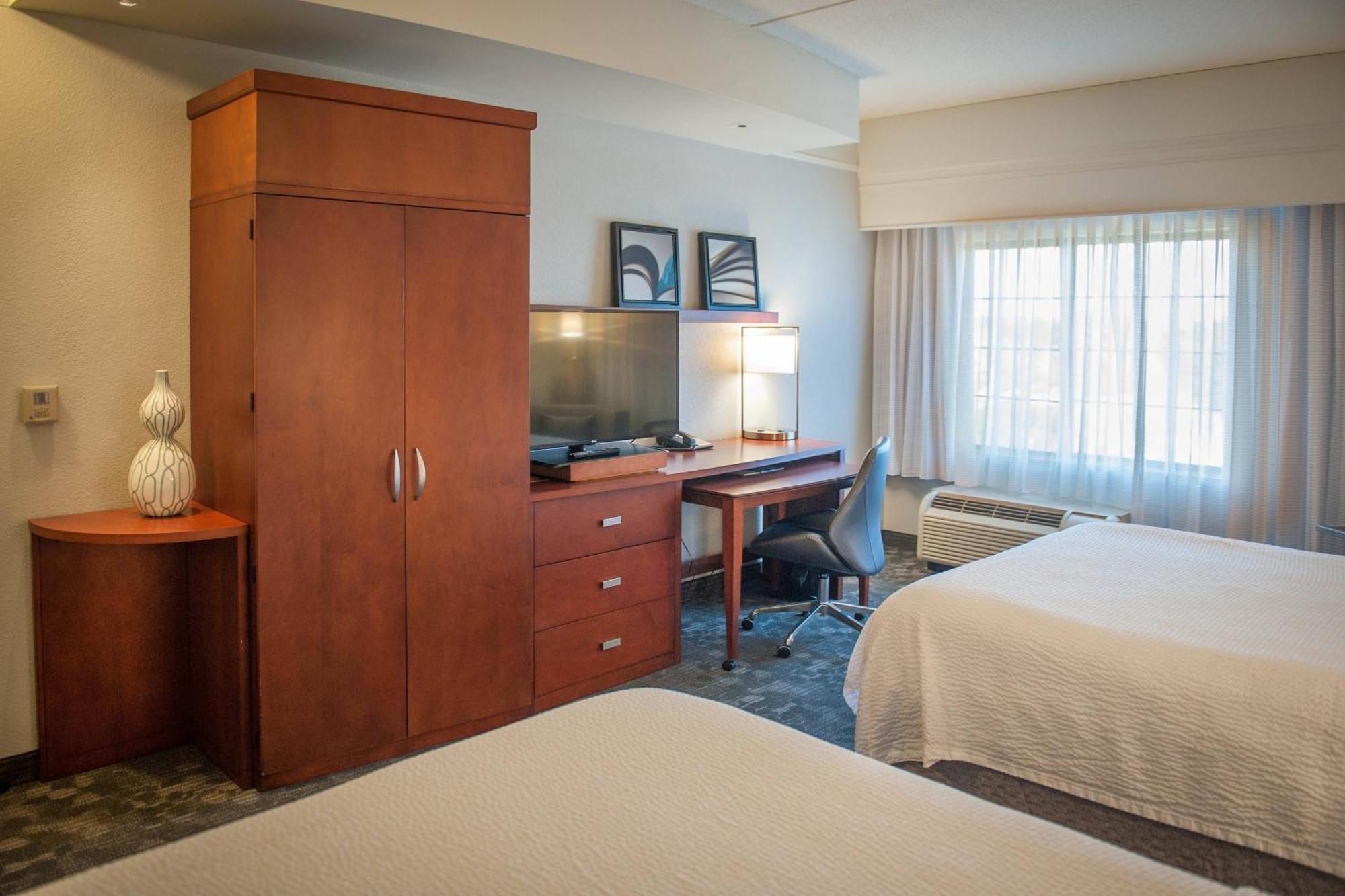 Hotel Courtyard By Marriott Pensacola Downtown Extérieur photo